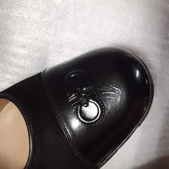 SALVATORE FERRAGAMO CLASSIC LOGO SOFT SUEDE+PATENT LEATHER SQUARE TOE LOW PUMP 8 - Picture 3 of 7